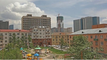 Courtyard close to the State Department Store at the center of UB - Source M.A.D. Investment Solutions